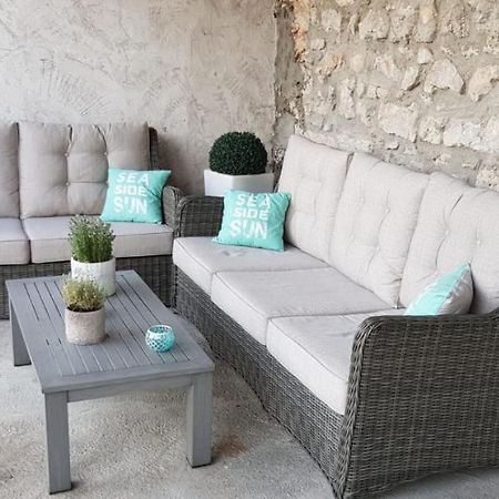 Le Domaine De Tizo Hotel Saint-Victor-de-Morestel ภายนอก รูปภาพ