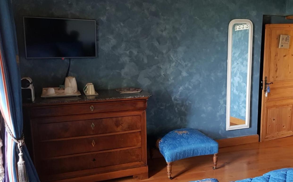 Le Domaine De Tizo Hotel Saint-Victor-de-Morestel ภายนอก รูปภาพ