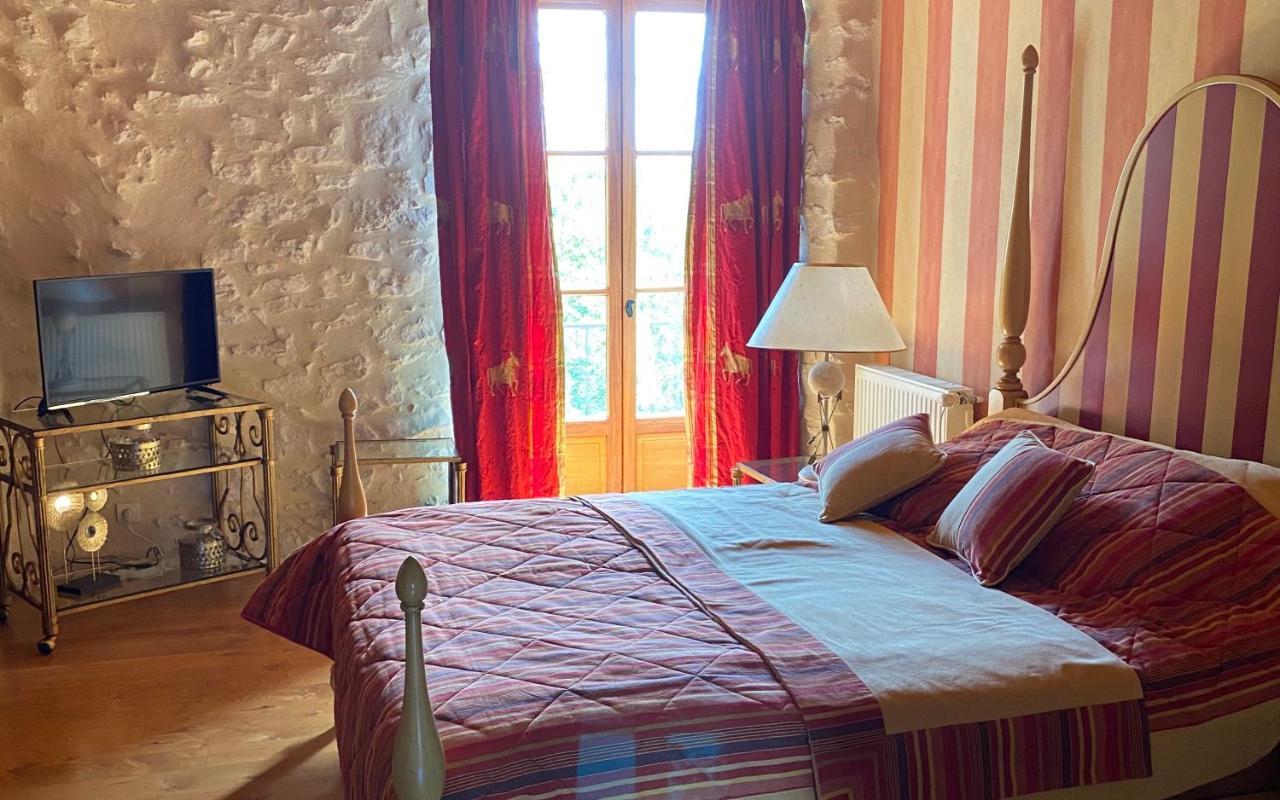 Le Domaine De Tizo Hotel Saint-Victor-de-Morestel ภายนอก รูปภาพ